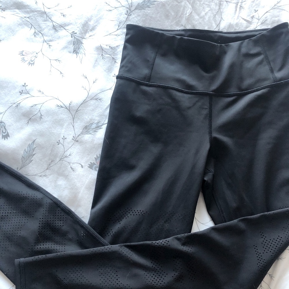 Athleta laser cut 7/8 tight